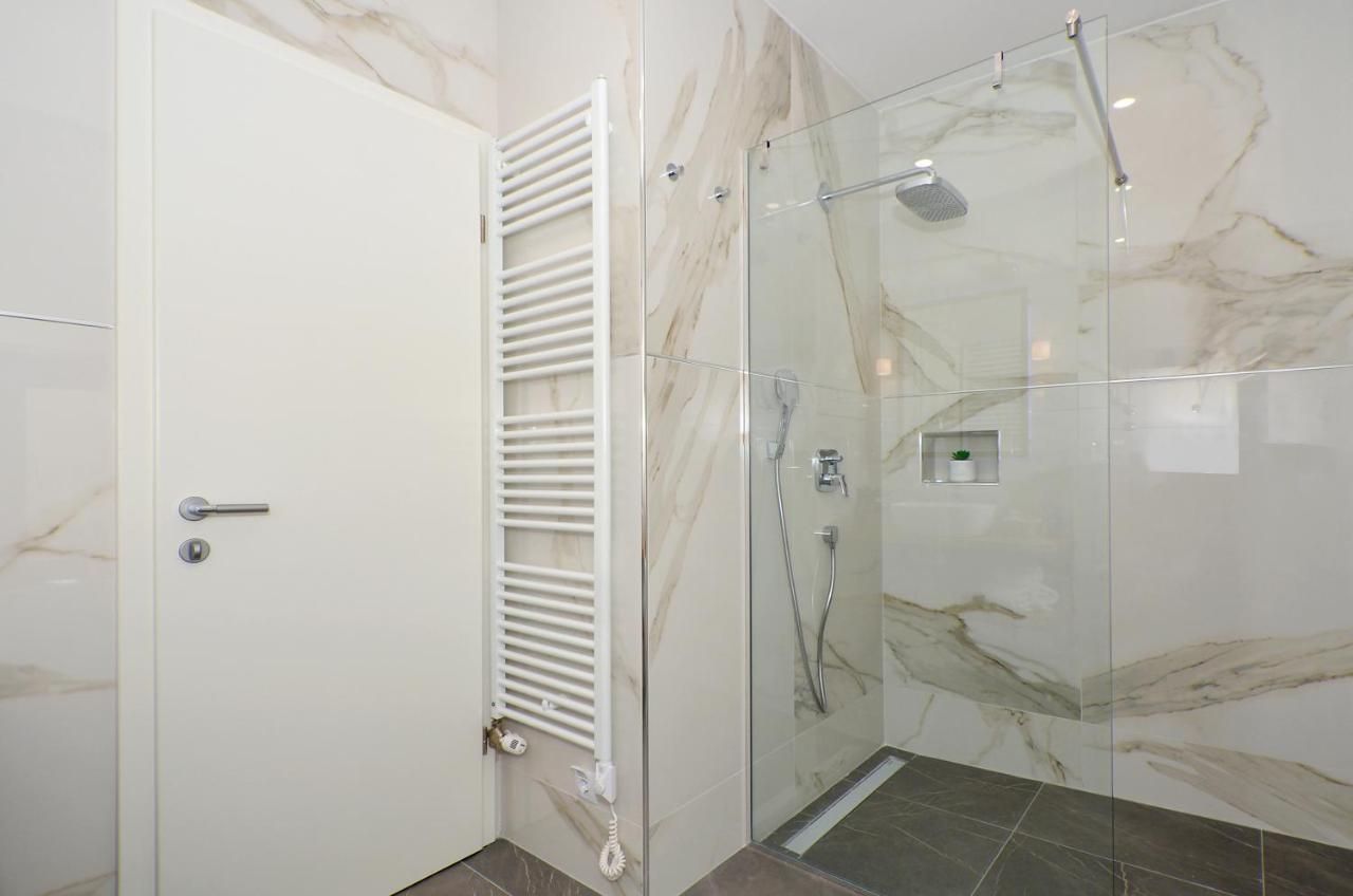 Rooms Valery Split Exteriör bild